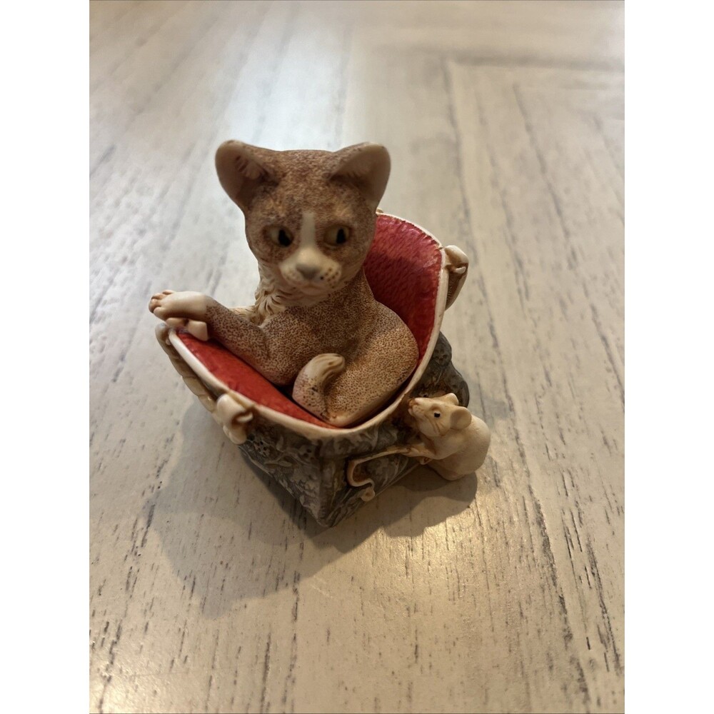 Harmony Kingdom Cat Resin Trinket Box with Mouse Detail Made in England 2001